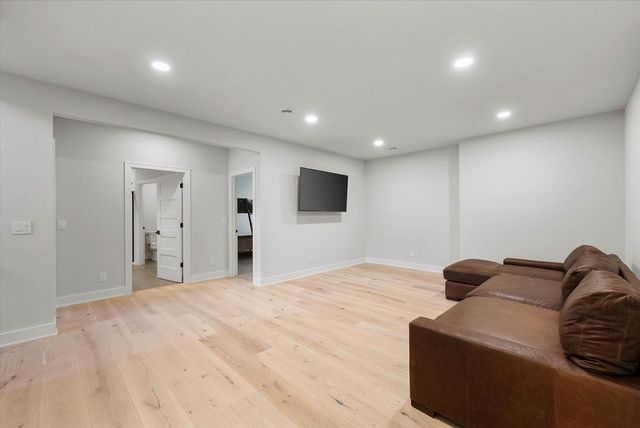 1082 Seanma Wynd, Port Washington, WI 53074