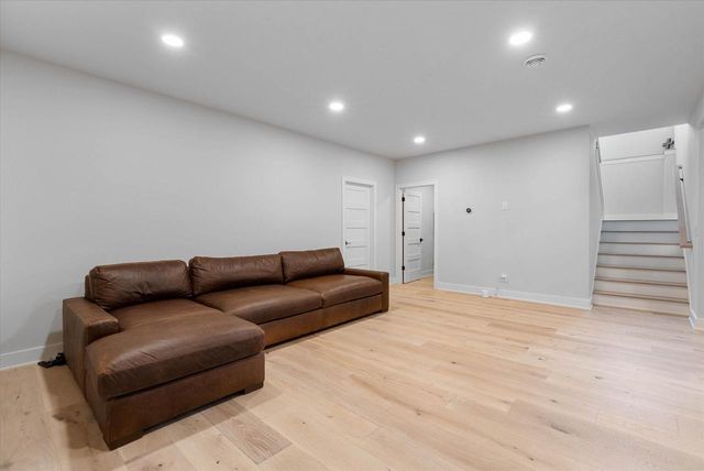 1082 Seanma Wynd, Port Washington, WI 53074