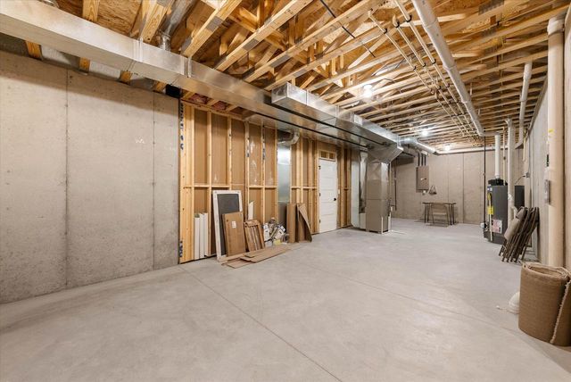 1082 Seanma Wynd, Port Washington, WI 53074