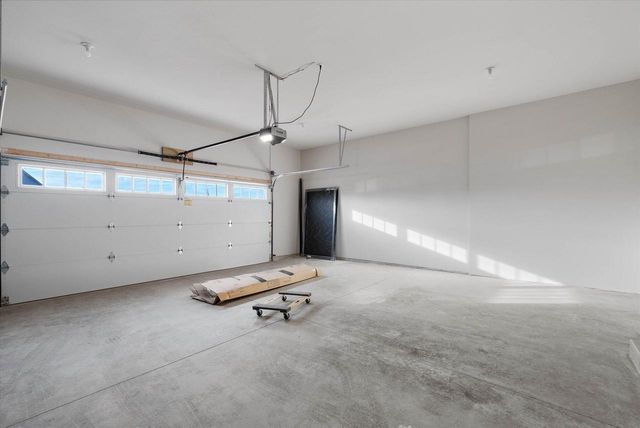 1082 Seanma Wynd, Port Washington, WI 53074