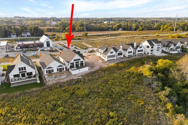 1082 Seanma Wynd, Port Washington, WI 53074