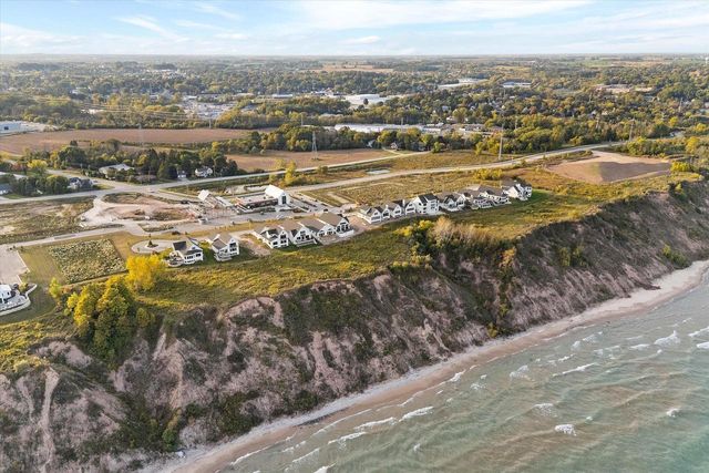 1082 Seanma Wynd, Port Washington, WI 53074