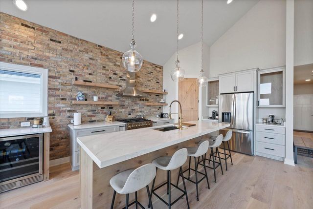 1082 Seanma Wynd, Port Washington, WI 53074