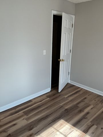 1431 Benley St, Murfreesboro, TN 37130