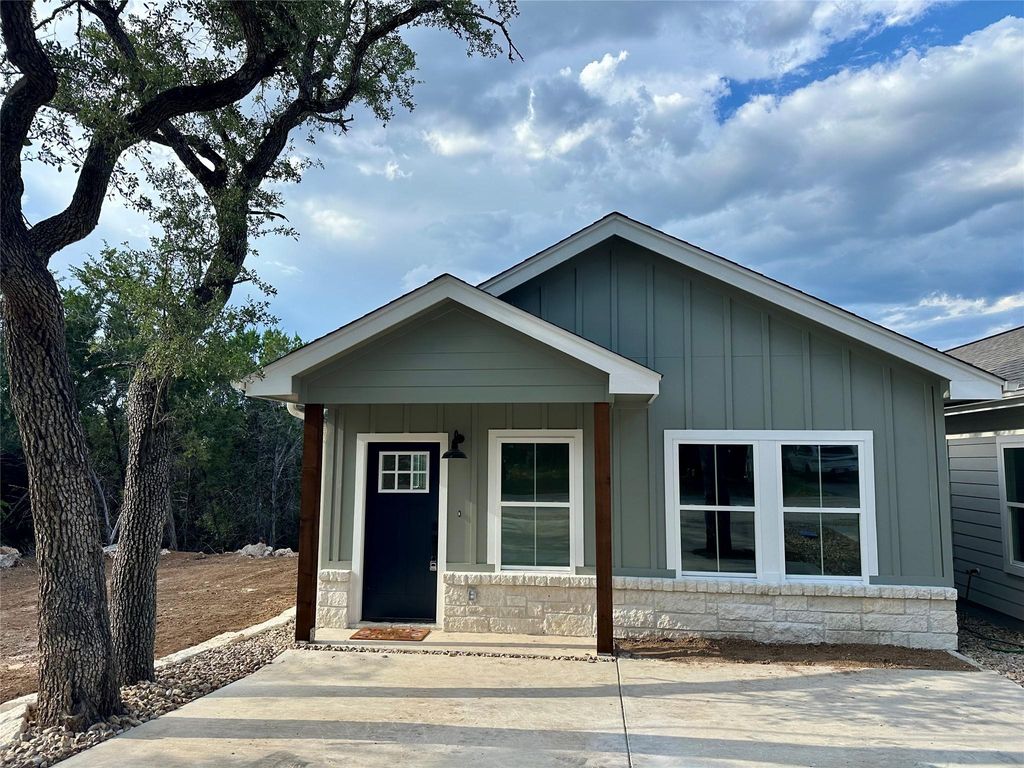 330 Shady Bluff DR, Wimberley, TX 78676