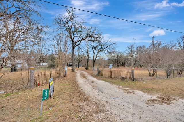 304 Hcr 1433, Covington, TX 76636