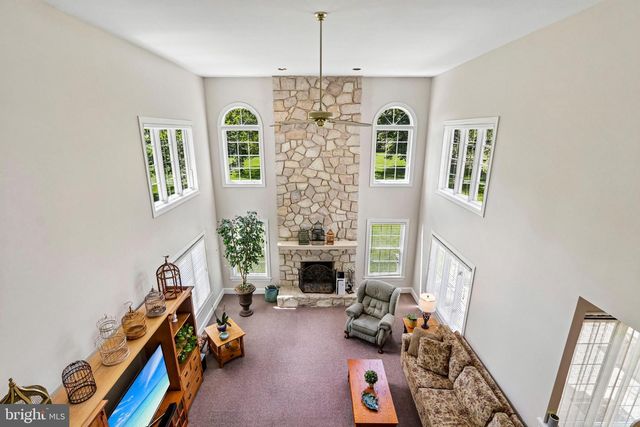 79 MILBOB DR, Ivyland, PA 18974