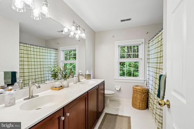 79 MILBOB DR, Ivyland, PA 18974
