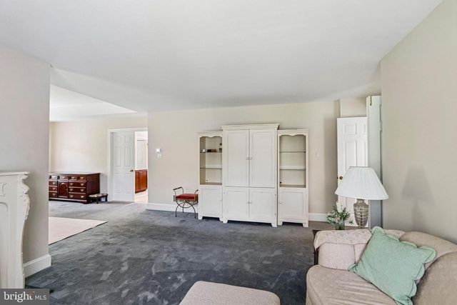 79 MILBOB DR, Ivyland, PA 18974