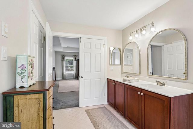79 MILBOB DR, Ivyland, PA 18974