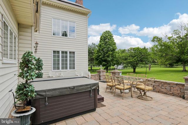 79 MILBOB DR, Ivyland, PA 18974