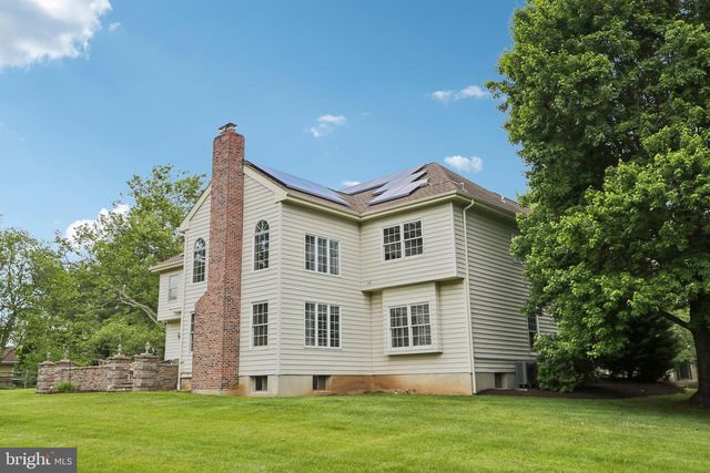 79 MILBOB DR, Ivyland, PA 18974