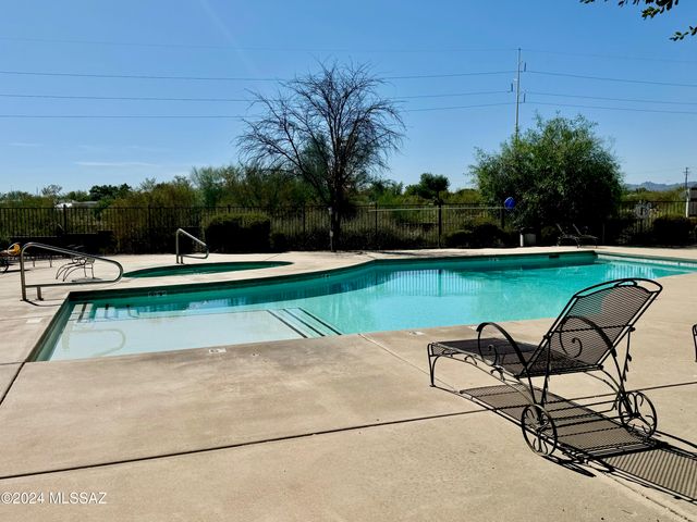 2032 E River Rd Unit 200, Tucson, AZ 85718