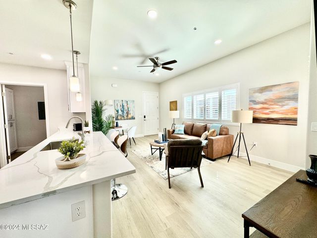 2032 E River Rd Unit 200, Tucson, AZ 85718