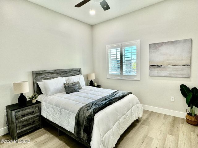 2032 E River Rd Unit 200, Tucson, AZ 85718