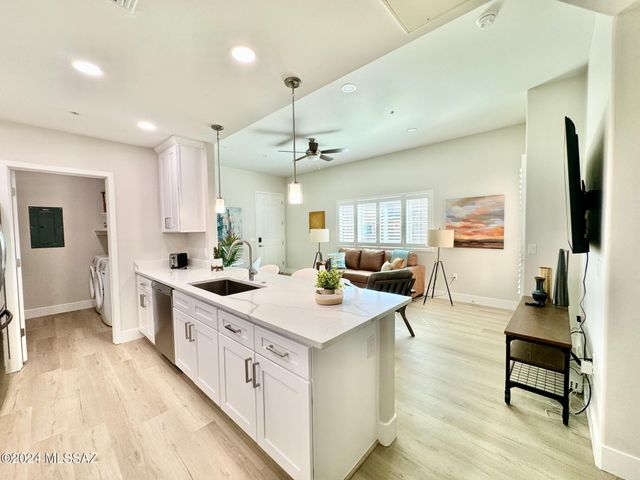 2032 E River Rd Unit 200, Tucson, AZ 85718