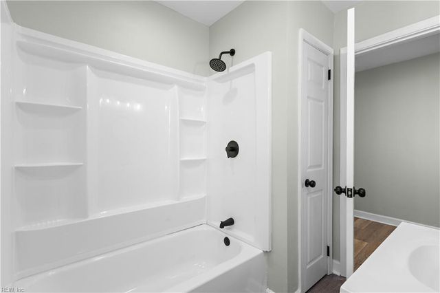 2526 Heutte DR, Norfolk, VA 23518