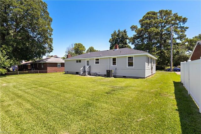 2526 Heutte DR, Norfolk, VA 23518