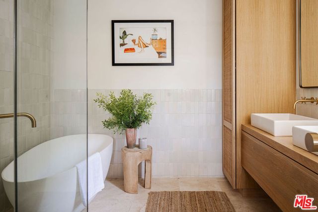 2518 Canyon Drive, Los Angeles, CA 90068