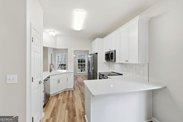 5400 Three Lakes Court, Flowery Branch, GA 30542