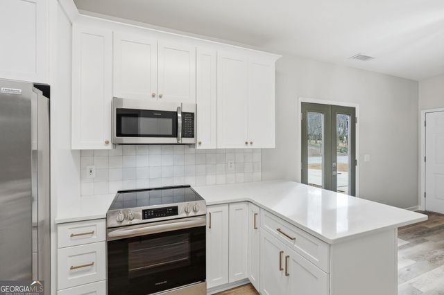 5400 Three Lakes Court, Flowery Branch, GA 30542