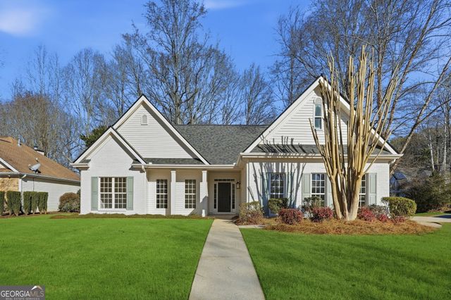 5400 Three Lakes Court, Flowery Branch, GA 30542