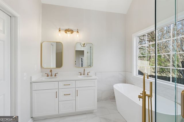 5400 Three Lakes Court, Flowery Branch, GA 30542