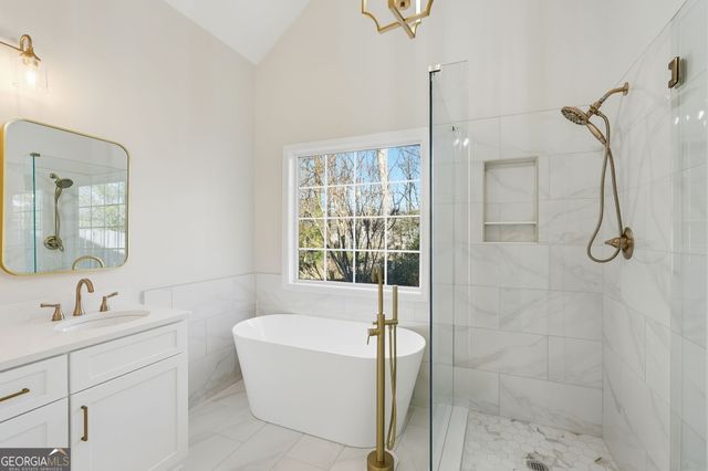 5400 Three Lakes Court, Flowery Branch, GA 30542