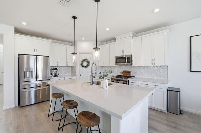 4080 Peabody Way, Roseville, CA 95747