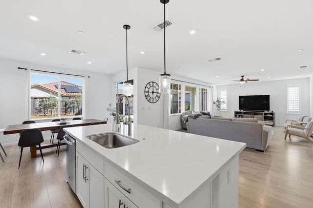 4080 Peabody Way, Roseville, CA 95747