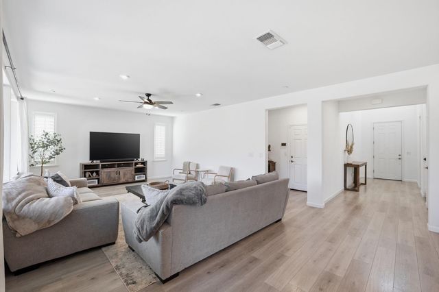 4080 Peabody Way, Roseville, CA 95747