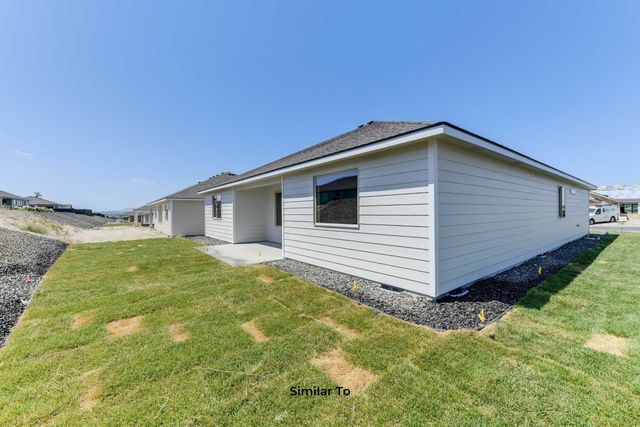 36 W 12th St, Deer Park, WA 99006