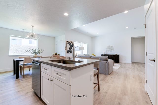 36 W 12th St, Deer Park, WA 99006
