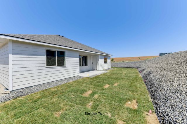 36 W 12th St, Deer Park, WA 99006