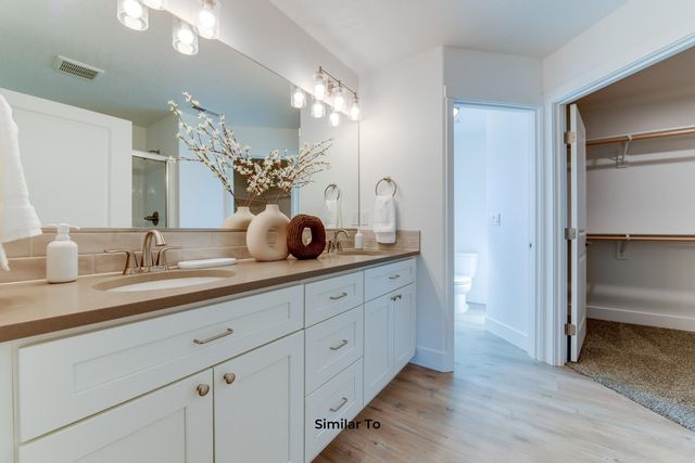 36 W 12th St, Deer Park, WA 99006