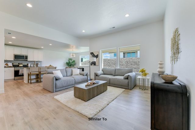 36 W 12th St, Deer Park, WA 99006