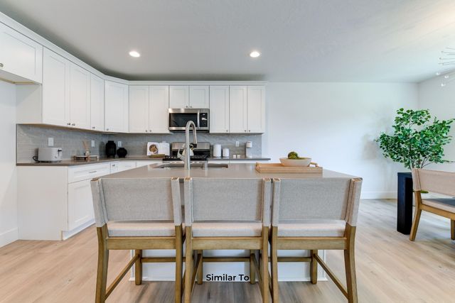 36 W 12th St, Deer Park, WA 99006