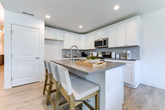 36 W 12th St, Deer Park, WA 99006