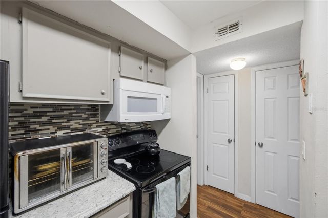 4005 TUMBLE WOOD TRAIL 101, Tampa, FL 33613