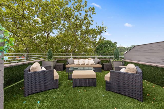 225 Carlton Avenue, New York City, NY 11205