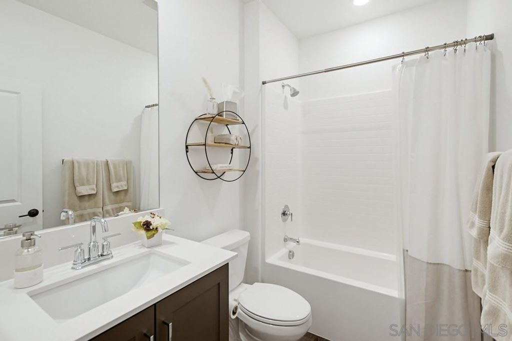 Image 13 of property listing at 797 Mateo St. 1, Chula Vista, CA 91911