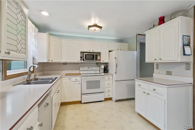 1555 Connors Road, Van Buren, NY 13027