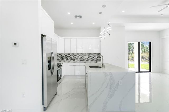 606 Johns AVE, Lehigh Acres, FL 33972