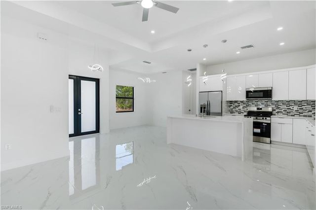 606 Johns AVE, Lehigh Acres, FL 33972