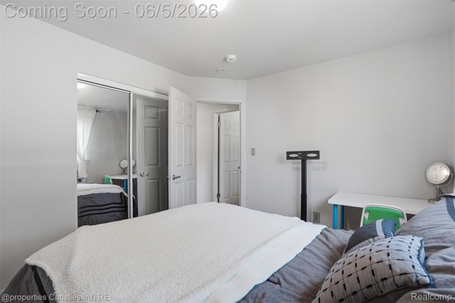 8982 Beatrice Street, Livonia, MI 48150
