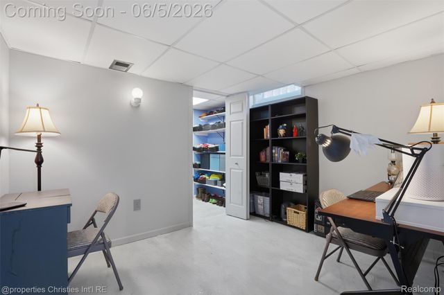 8982 Beatrice Street, Livonia, MI 48150