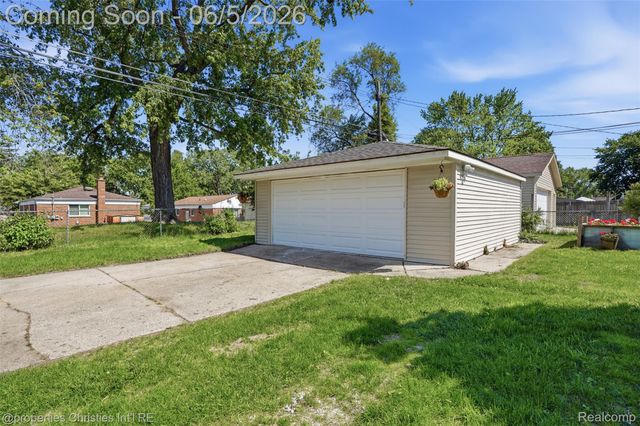 8982 Beatrice Street, Livonia, MI 48150