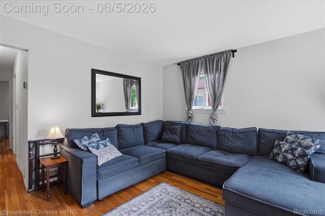 8982 Beatrice Street, Livonia, MI 48150