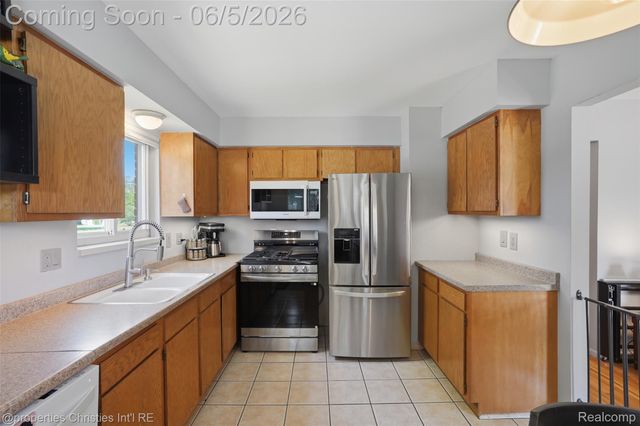 8982 Beatrice Street, Livonia, MI 48150