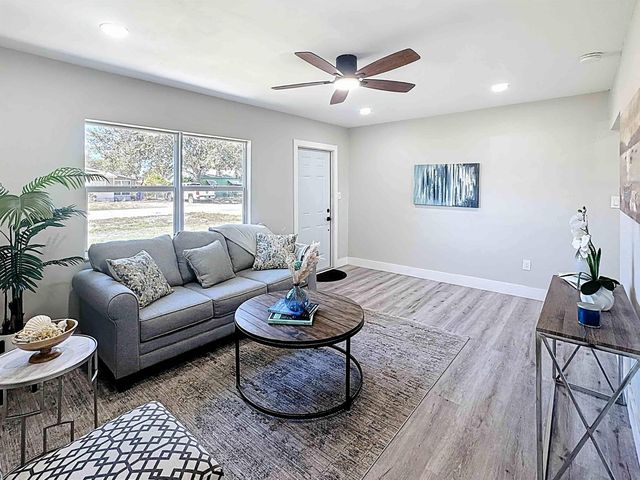 2338 2nd Court, Other Florida, FL 32962